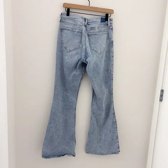 Abercrombie & Fitch The Flare Ultra High Rise Light Wash Jeans Size 29/8 - Picture 4 of 4